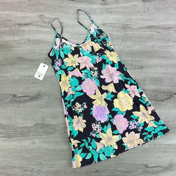☀️BILLABONG☀️ BLOOMING COVER UP - Picture 11 of 12